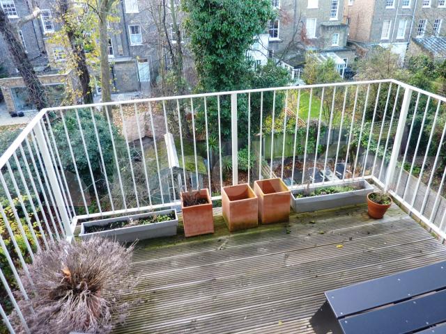 			Fantastic flat / Amazing location, 3 Bedroom, 1 bath, 1 reception Flat			 Gaisford Street, KENTISH TOWN